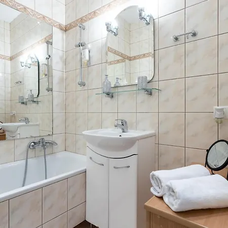 Golden Apartments Warsaw- 3 Separate Rooms - Best Location&Nowy Swiat Exterior photo