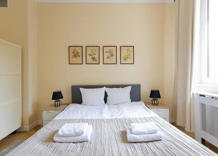 Golden Apartments Warsaw- 3 Separate Rooms - Best Location&Nowy Swiat